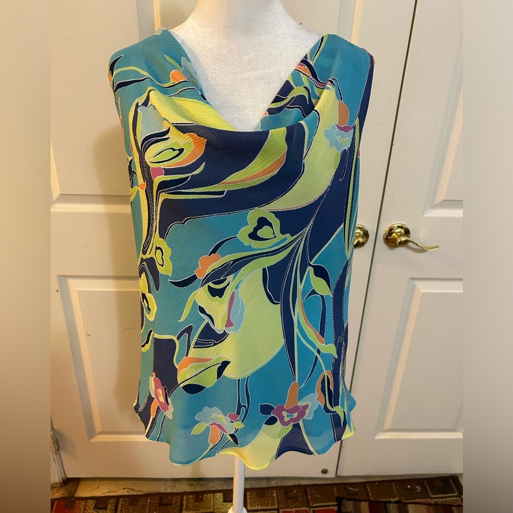 August Max tank, their size 2, Large